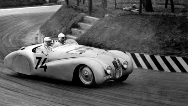 Car History - La historia del BMW