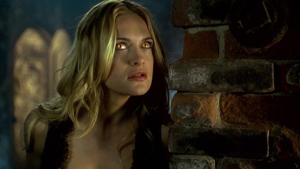 Mutant X - Sotto un manto di guerra