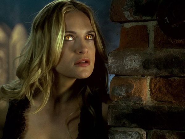 Mutant X - Sotto un manto di guerra