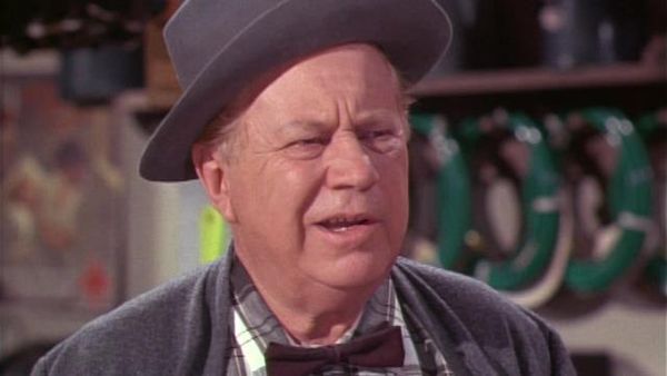 Green Acres - Oliver Buys A Farm
