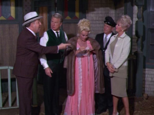Green Acres - Never Take Your Wife To A Convention