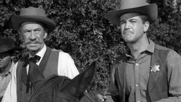 The Life and Legend of Wyatt Earp - Siege at Little Alamo