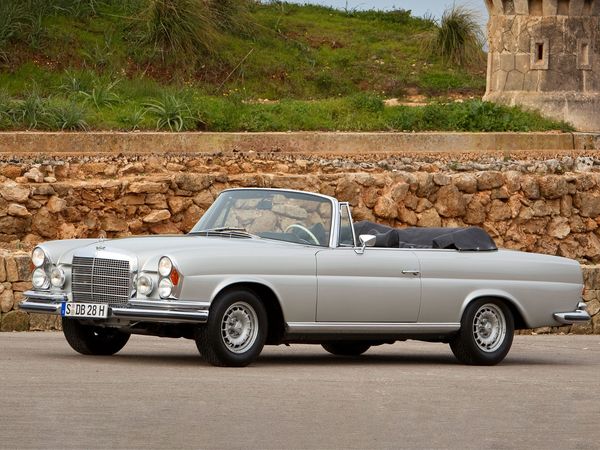 MotorStories - Mercedes 280 SE llega a América - Nueva York