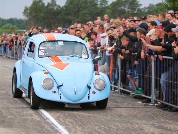 MotorStories - Oldtimer Show y carrera en el aeropuerto