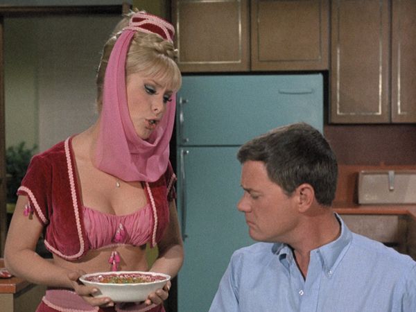 I Dream Of Jeannie - Djinn Djinn, Ve a casa