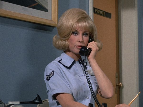 I Dream Of Jeannie - Dr. Bellows se vuelve cuerdo