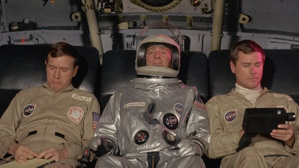 I Dream Of Jeannie - Alrededor de la luna en 80 parpadeos
