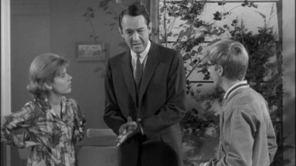 The Patty Duke Show - Patty Leads A Dog'd Life