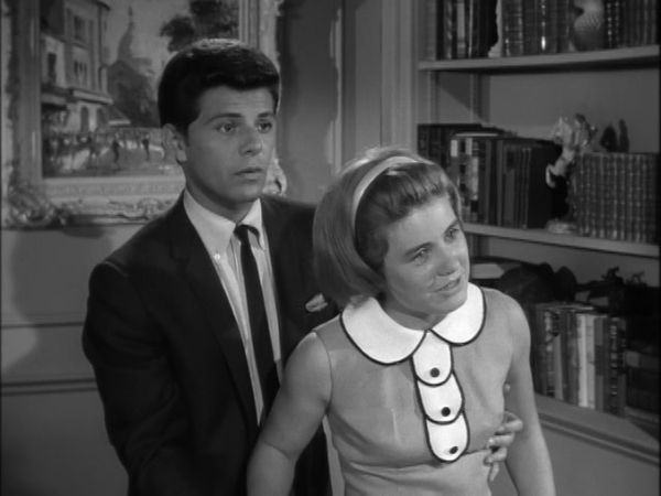 The Patty Duke Show - Foggy Day In Brooklyn Heights