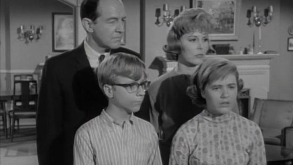 The Patty Duke Show - My Cousin, The Heroine