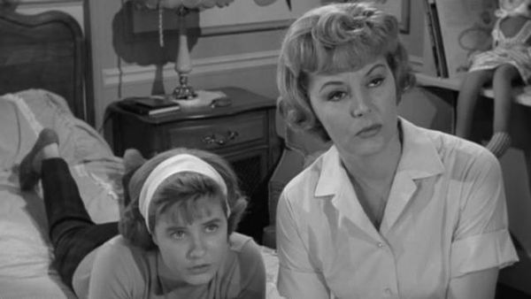 The Patty Duke Show - The Perfect Hostess