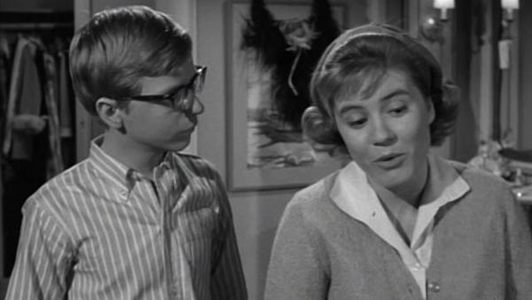 The Patty Duke Show - The Daughter Bit