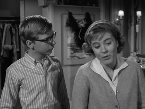 The Patty Duke Show - The Daughter Bit