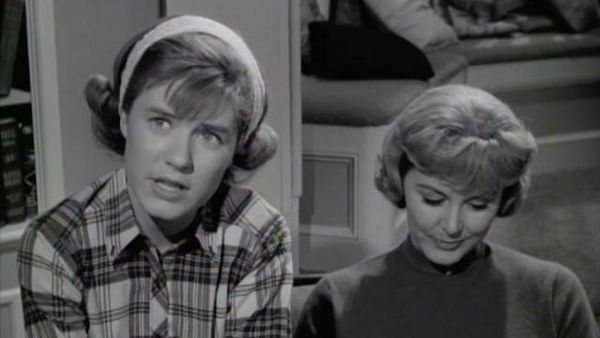 The Patty Duke Show - Patty Pits Wits: Two Brits Hits