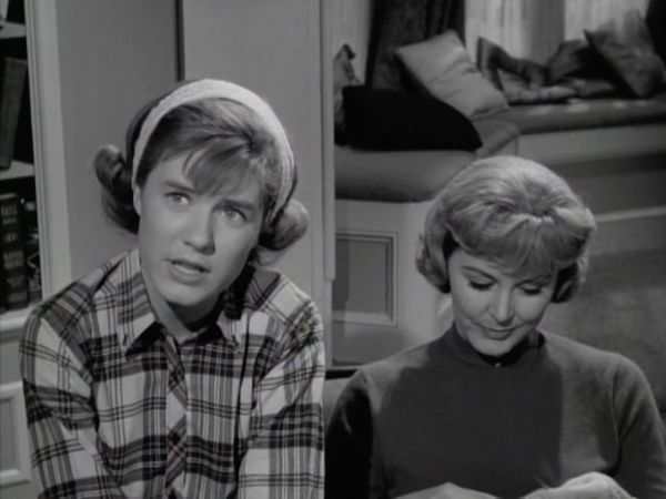 The Patty Duke Show - Patty Pits Wits: Two Brits Hits