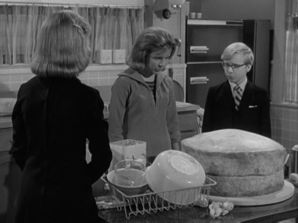 The Patty Duke Show - Let 'Em Eat Cake