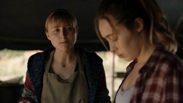 Fear the Walking Dead - Burning in Water, Drowning in Flame
