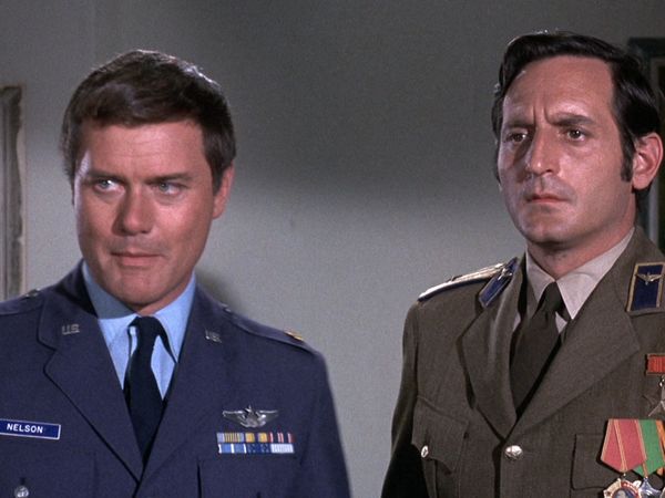 I Dream Of Jeannie - Nunca ponga a un genio en un presupuesto