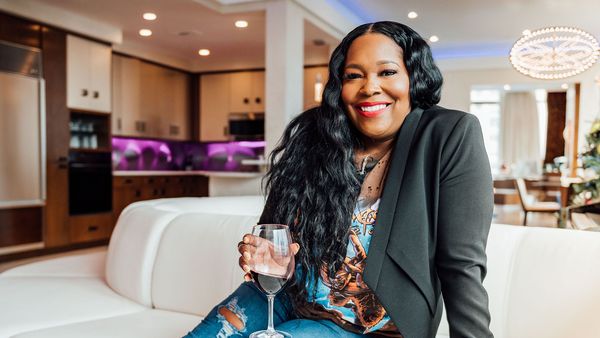 Celebrity House Sitting - George Wallace's Hotel-Chic Penthouse