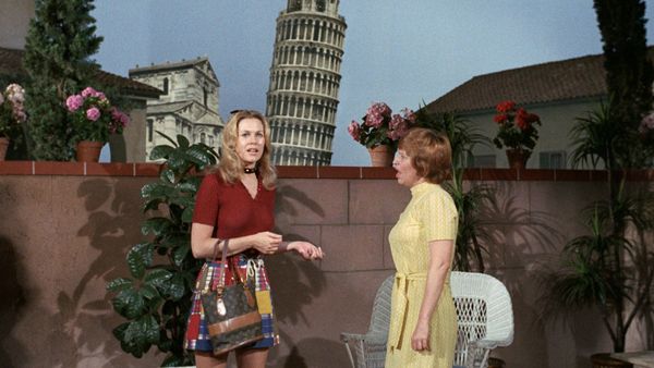 A Feiticeira - A Torre de Pisa não tão inclinada de Samantha