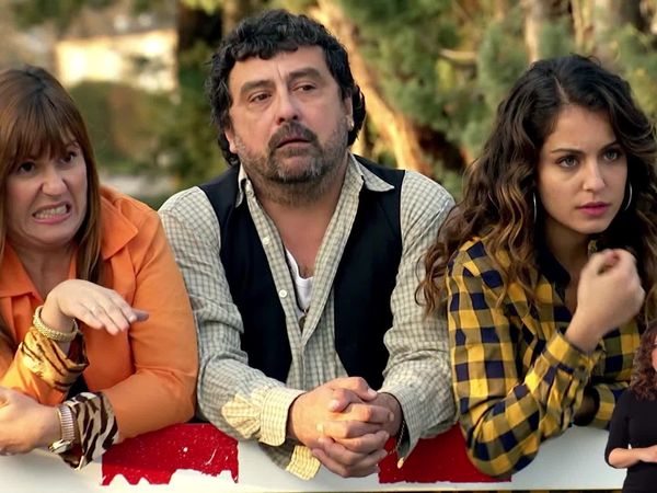 Con el culo al aire - Un apagón y un robo de cobre
