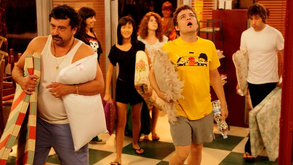 Con el culo al aire - Una ola de calor asola el camping