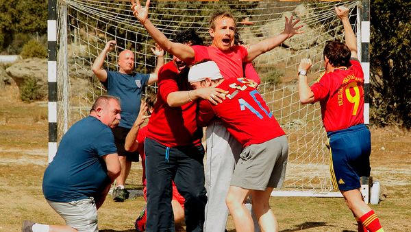 Con el culo al aire - Camping vs. Hooligans