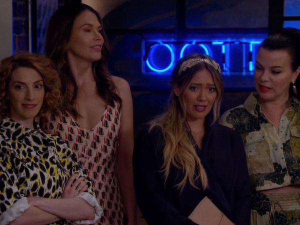 Younger - Chicas a un lado