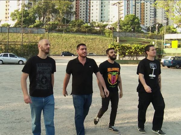Cinelab - Comédia romântica encontra Luta de Caminhões