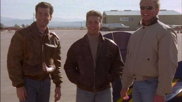 Beverly Hills, 90210 - Flying