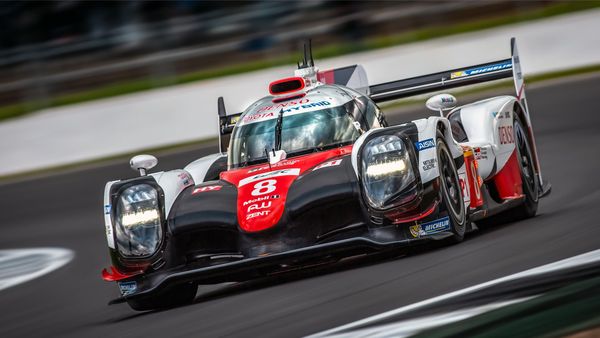 Go Green - Toyota Hybrid in Le Mans