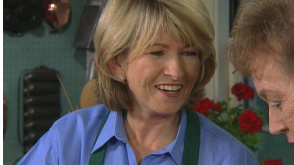Baking With Julia - A Three-Tiered Wedding Cake with Martha Stewart, Part 1
