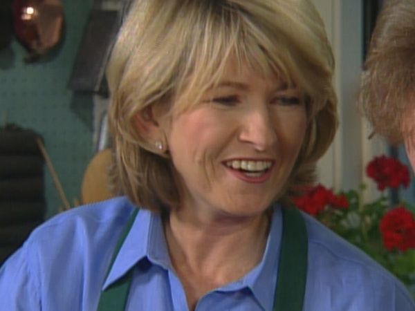 Baking With Julia - A Three-Tiered Wedding Cake with Martha Stewart, Part 1
