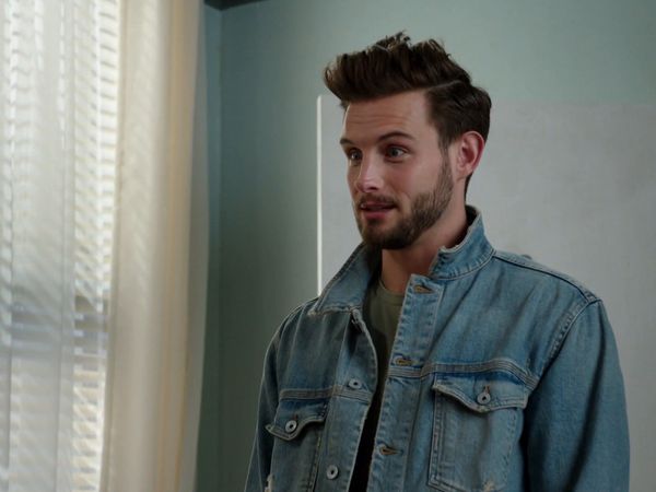 Younger - Febre Arremesso