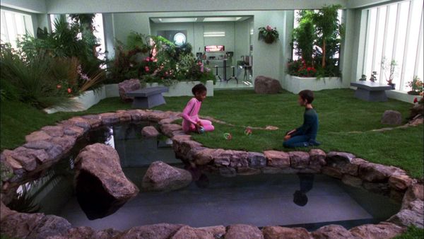 Star Trek: The Next Generation - Dark Page