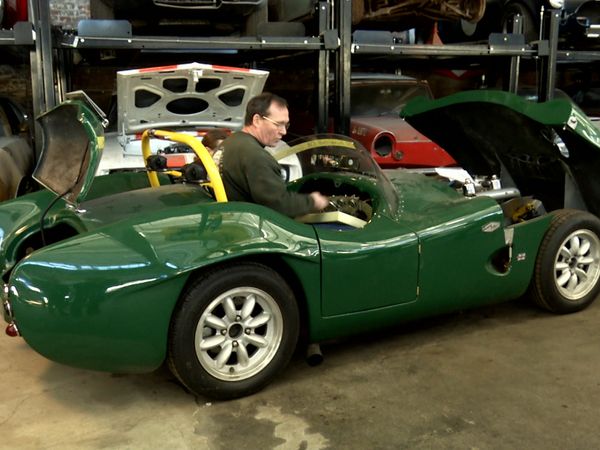 FantomWorks - Busted Knuckle