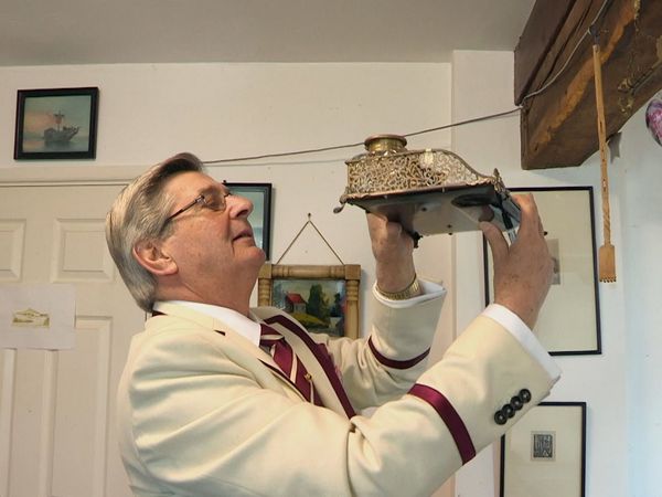 Secret Dealers - Episode 10