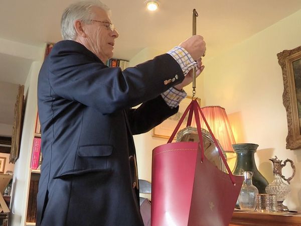 Secret Dealers - Episode 16