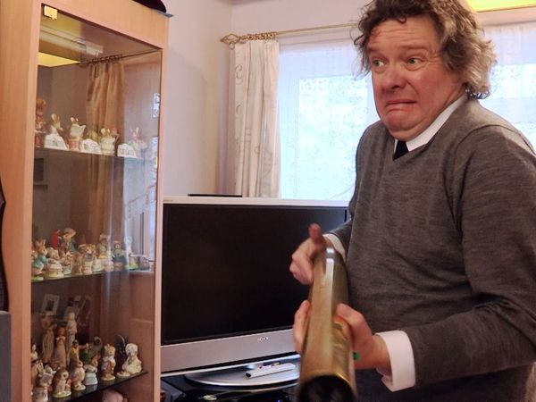 Secret Dealers - Episode 13