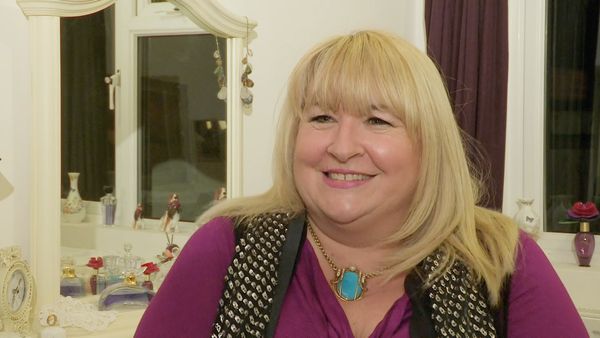 Secret Dealers - Episode 9