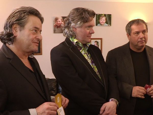 Secret Dealers - Episode 11