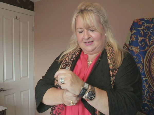 Secret Dealers - Episode 13