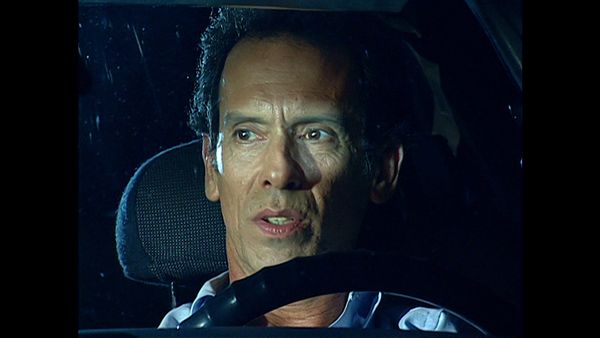 La viuda de blanco - Un angustiante regreso