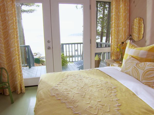 Sarah's Rental Cottage - Guest Room, Deck