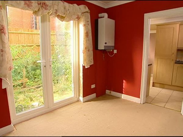 Homes Under The Hammer - Episode 10