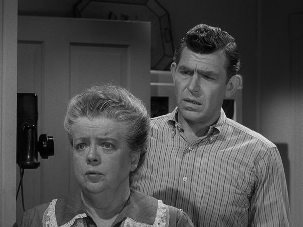 The Andy Griffith Show - Aunt Bee's Invisible Beau