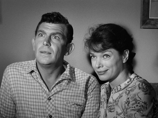 The Andy Griffith Show - Andy and Helen Have Their Day