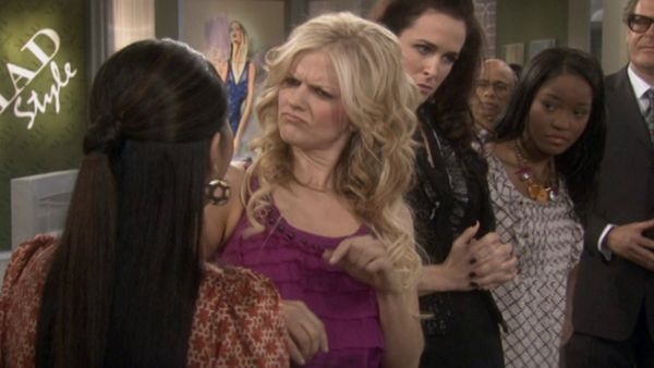 True Jackson, VP - True no Tapete Vermelho