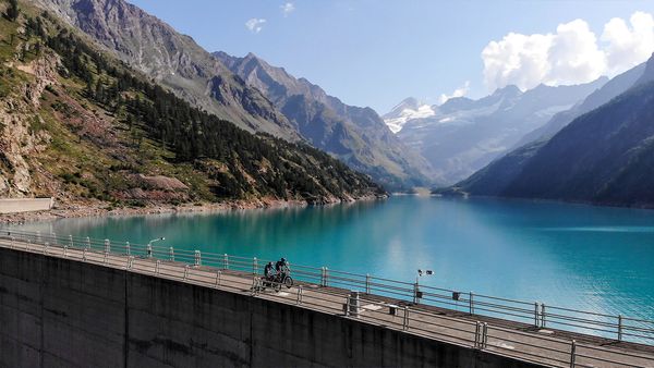 Mountainbike in Valle d'Aosta - Ebike nella Valle del Gran San Bernardo
