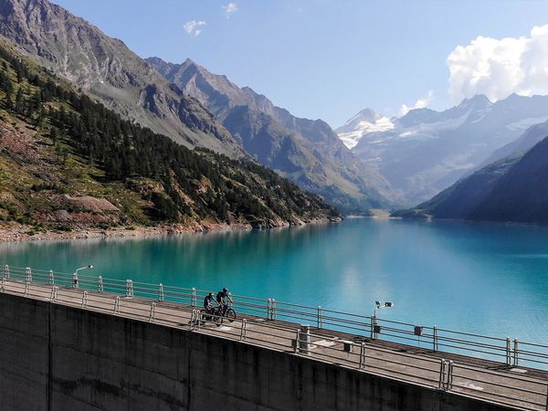 Mountainbike in Valle d'Aosta - Ebike nella Valle del Gran San Bernardo